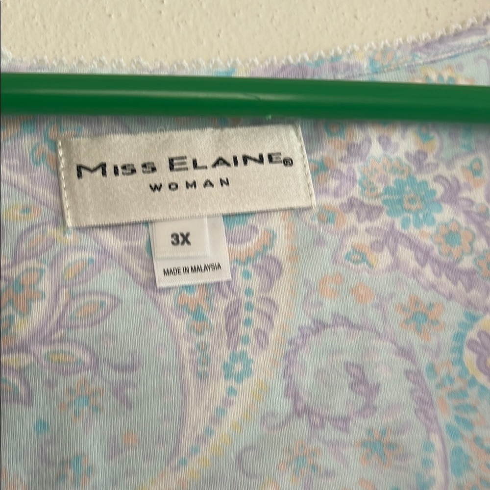Miss Elaine Floral Nightgown - Picture 4 of 11